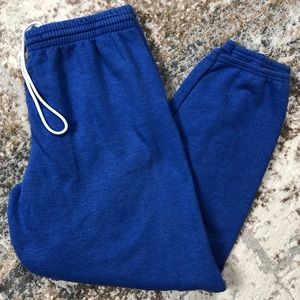Blue men’s Fruit of the Looms sweatpants size XL